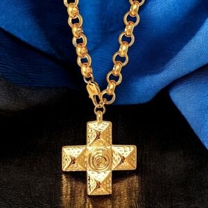 Elegant Gold Cross Pendant Necklace